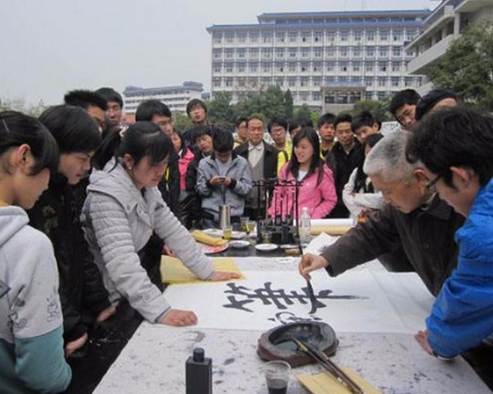 湖北民族学院医学院全国排名是多少，好不好？