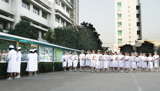 浙江省永康卫生学校寝室宿舍条件与学校食堂环境图片