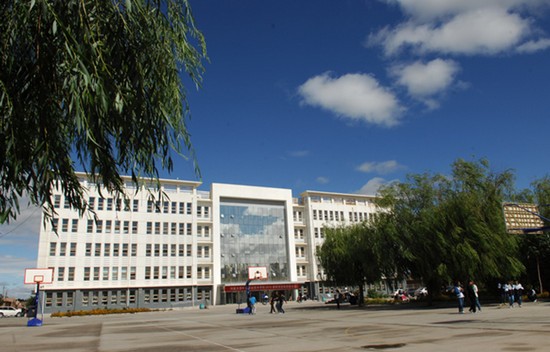 河套学院寝室宿舍条件与学校食堂环境图片