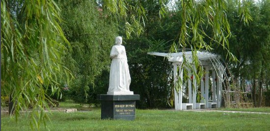 大庆医学高等专科学校寝室宿舍条件与学校食堂环境图片