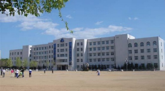 牡丹江市卫生学校寝室宿舍条件与学校食堂环境图片