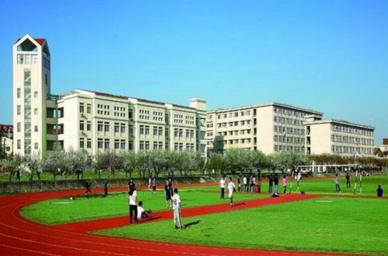 钟山职业技术学院寝室宿舍条件与学校食堂环境图片