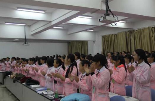 成都市铁路卫生学校招生老师QQ及电话